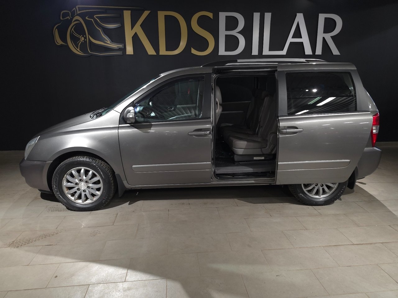 Kia Carnival 2011, bild 3/10