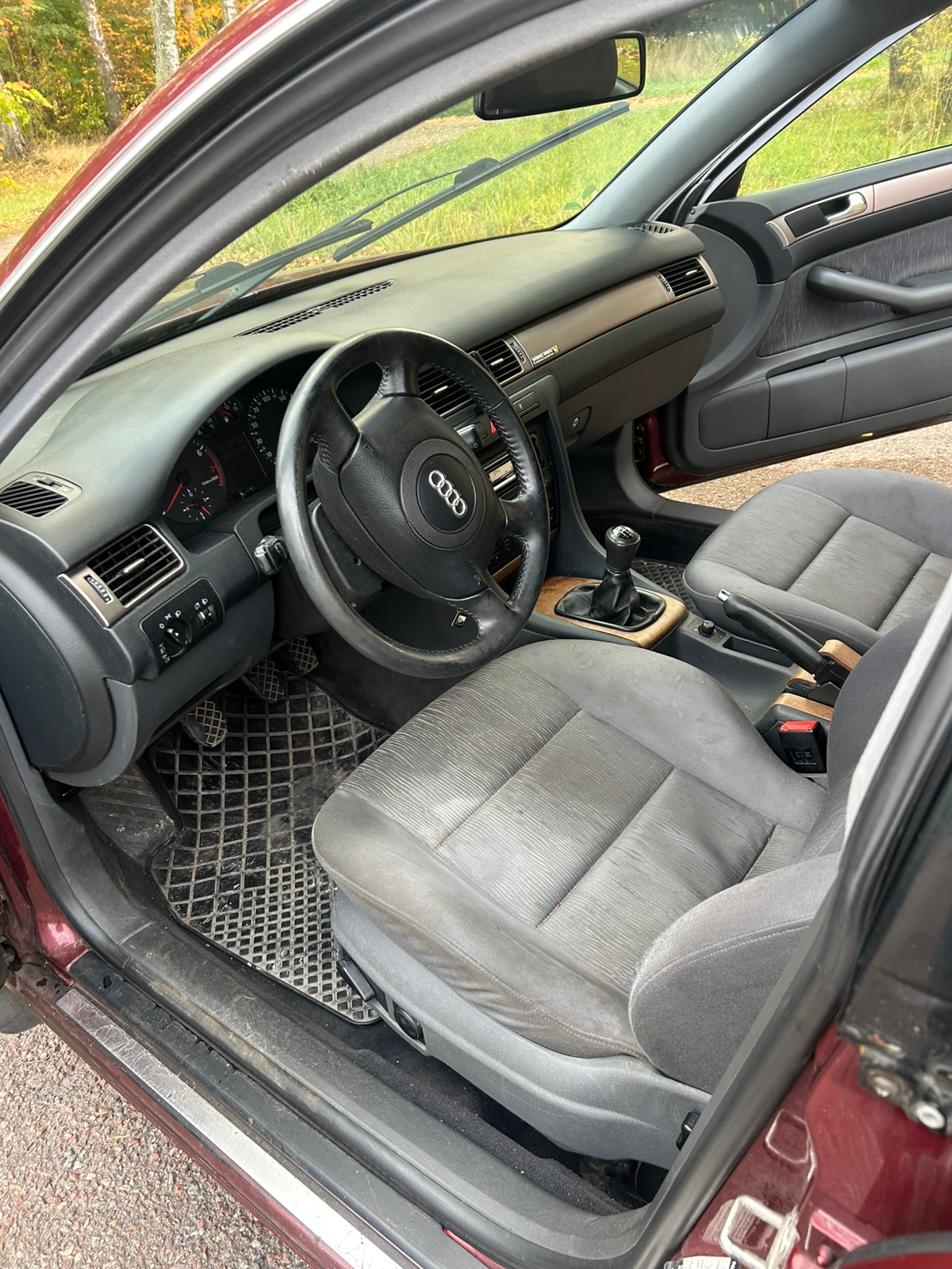 Audi A6 Avant 2.4 V6 Manuell 1999, bild 6/10