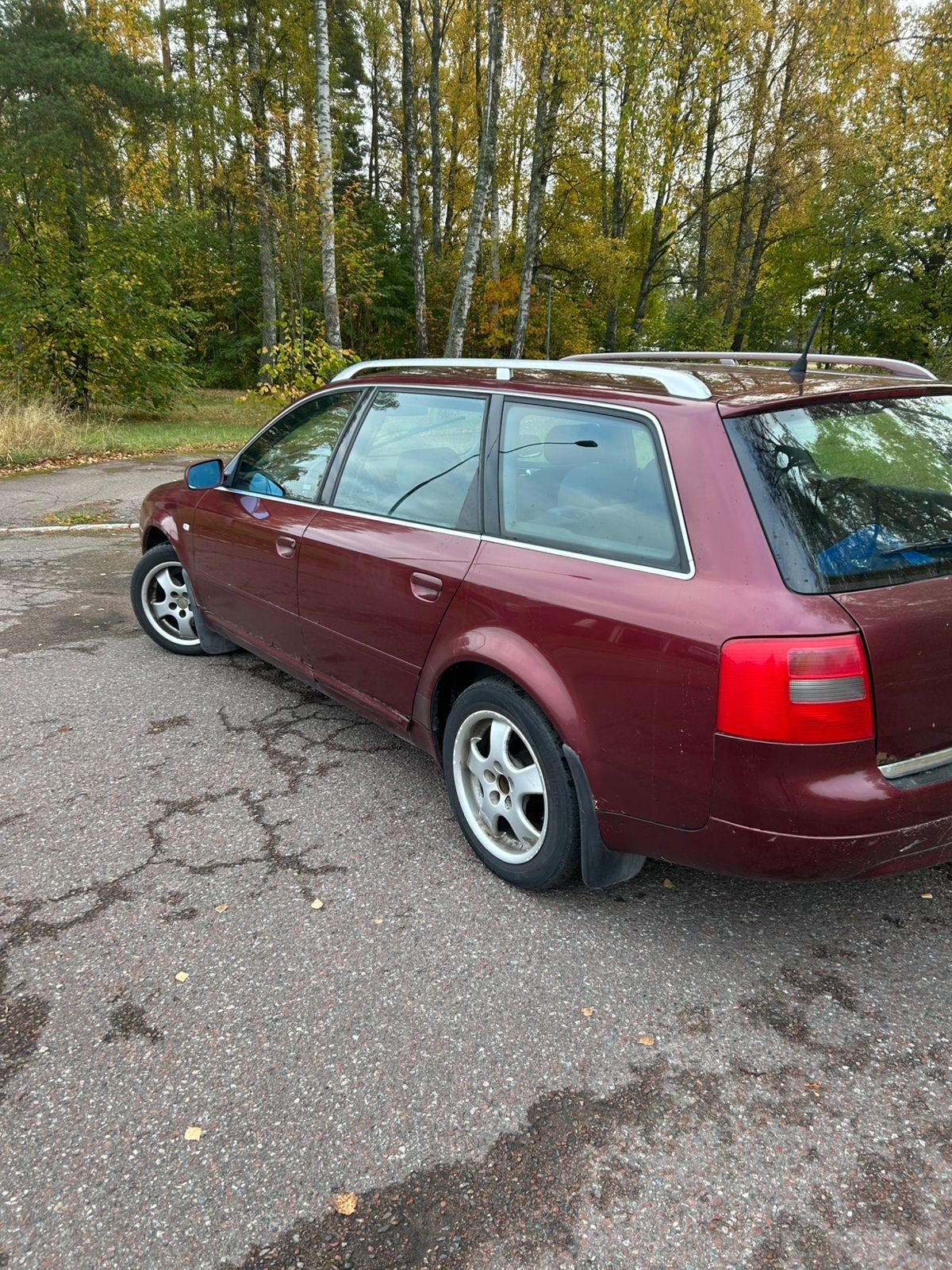 Audi A6 Avant 2.4 V6 Manuell 1999, bild 4/10