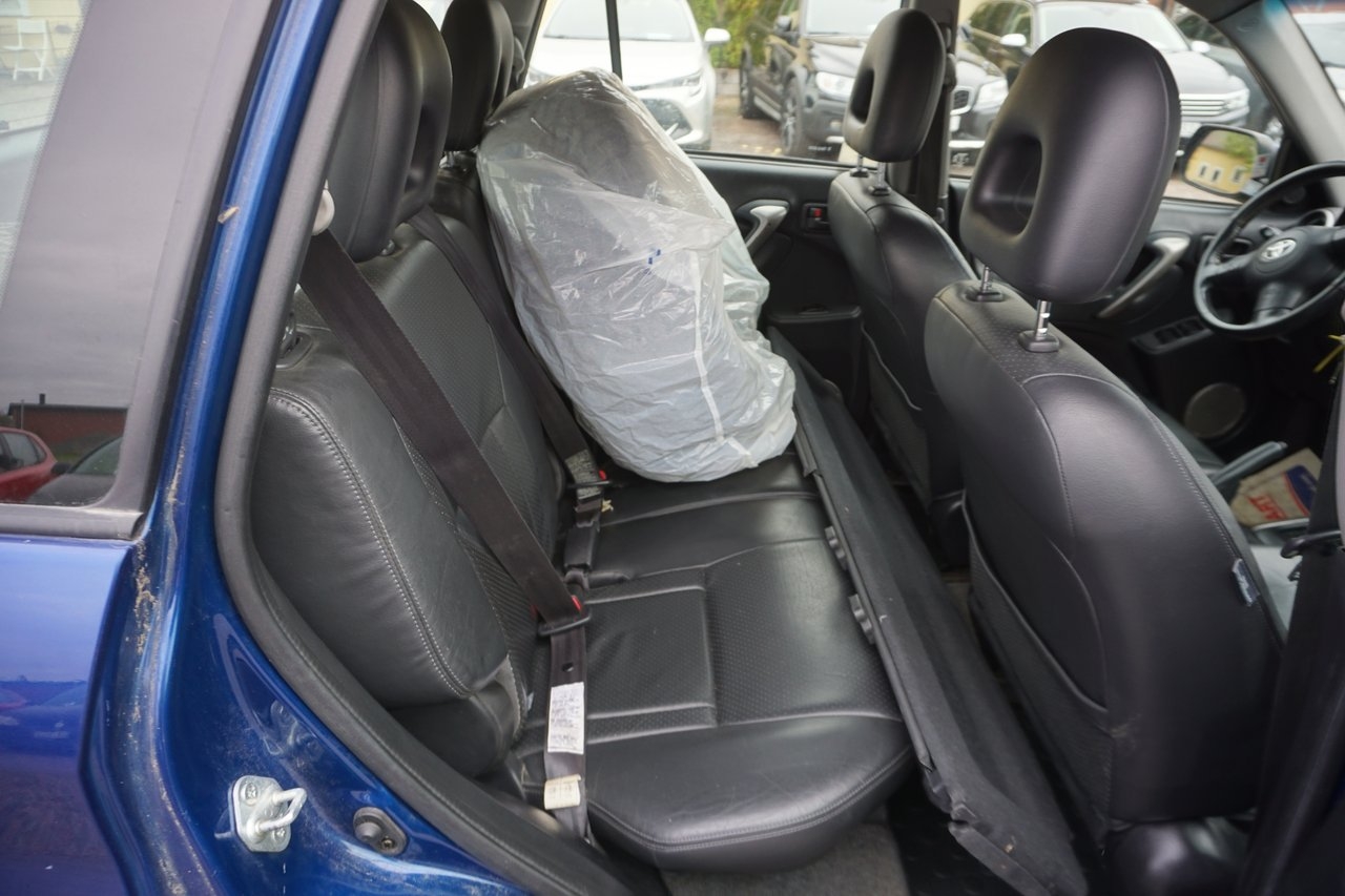 Toyota RAV4 2.0 2003, photo 6/8