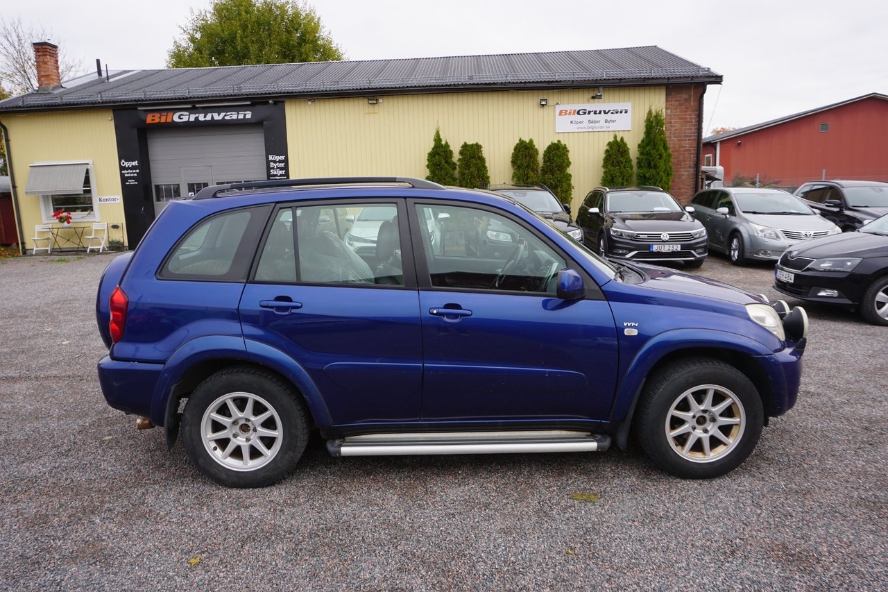 Toyota RAV4 2.0 2003, photo 3/8
