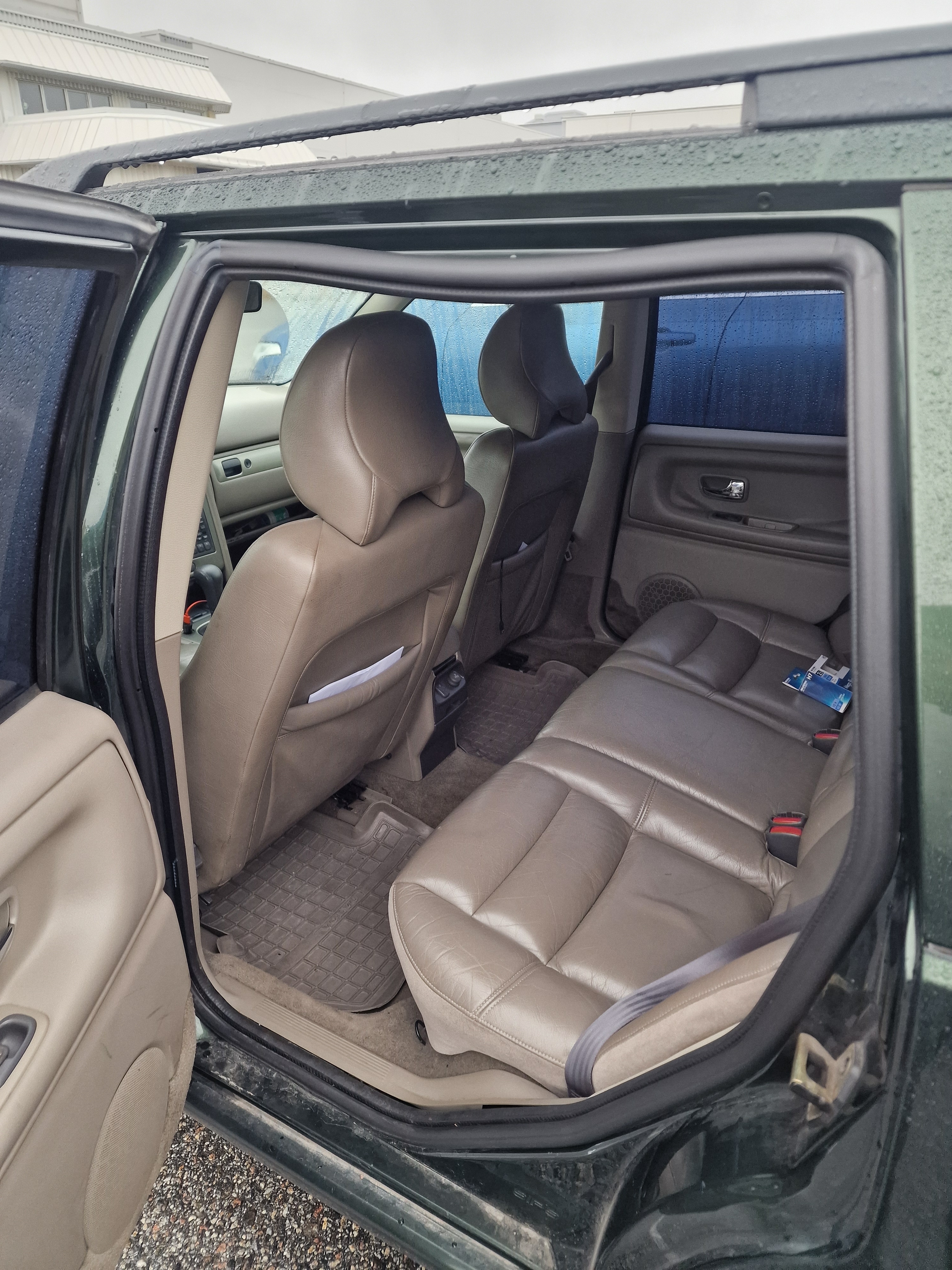 Volvo V70 2000, kuva 4/5