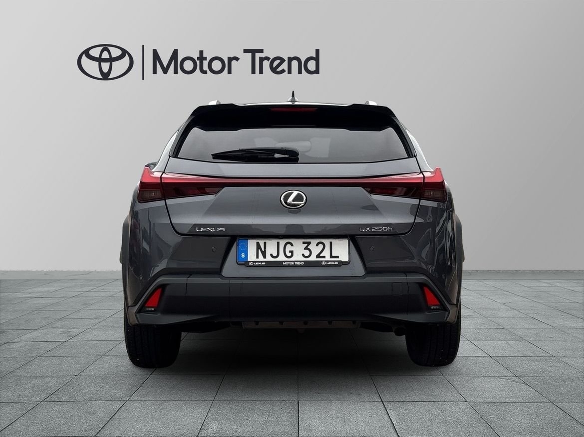 Lexus UX 250h Comfort 2023, bild 4/10