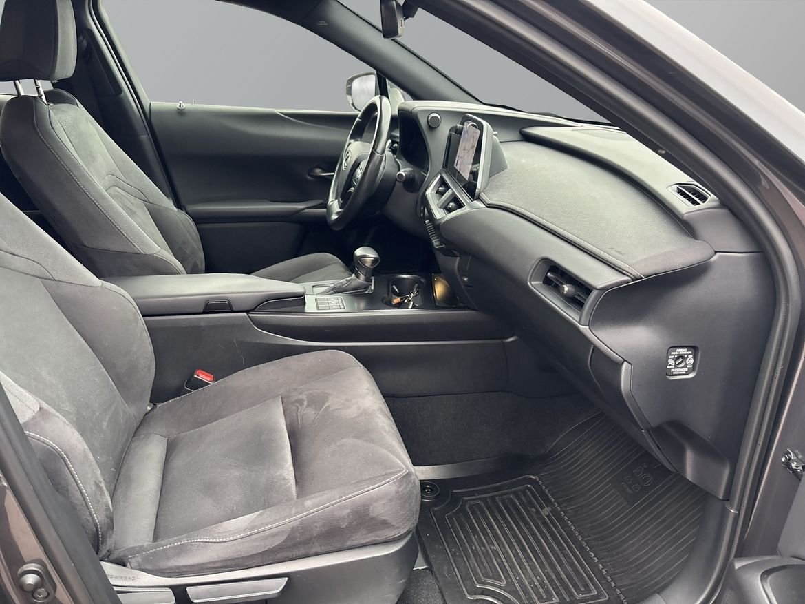 Lexus UX 250h Comfort 2023, bild 7/10