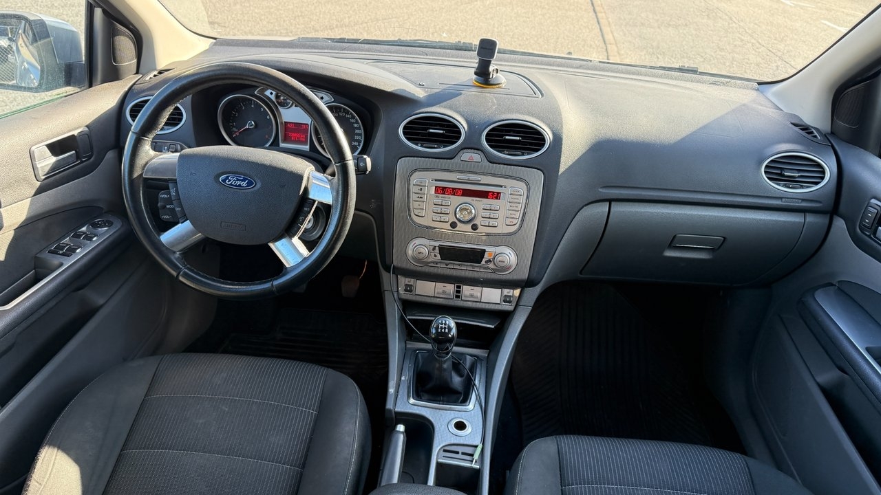 Ford Focus 1.8 Titanium 2009, bild 6/10