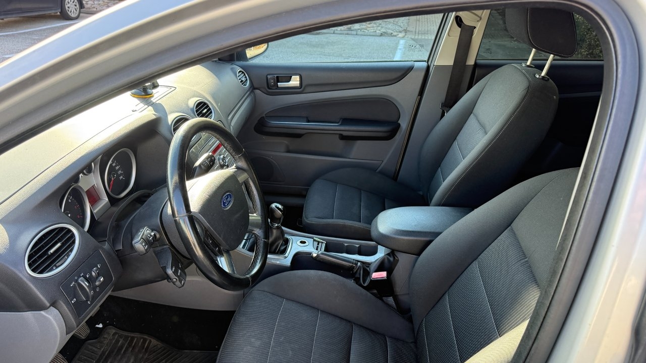 Ford Focus 1.8 Titanium 2009, bild 4/10