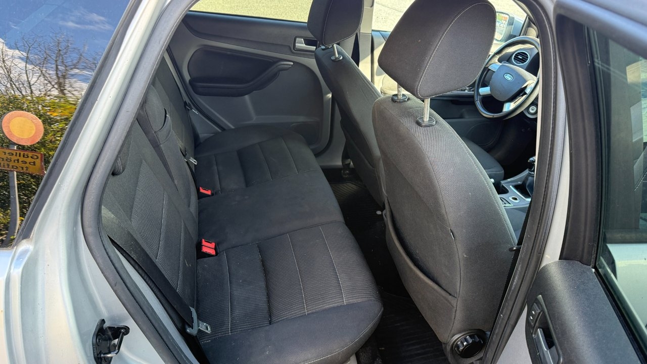 Ford Focus 1.8 Titanium 2009, bild 7/10