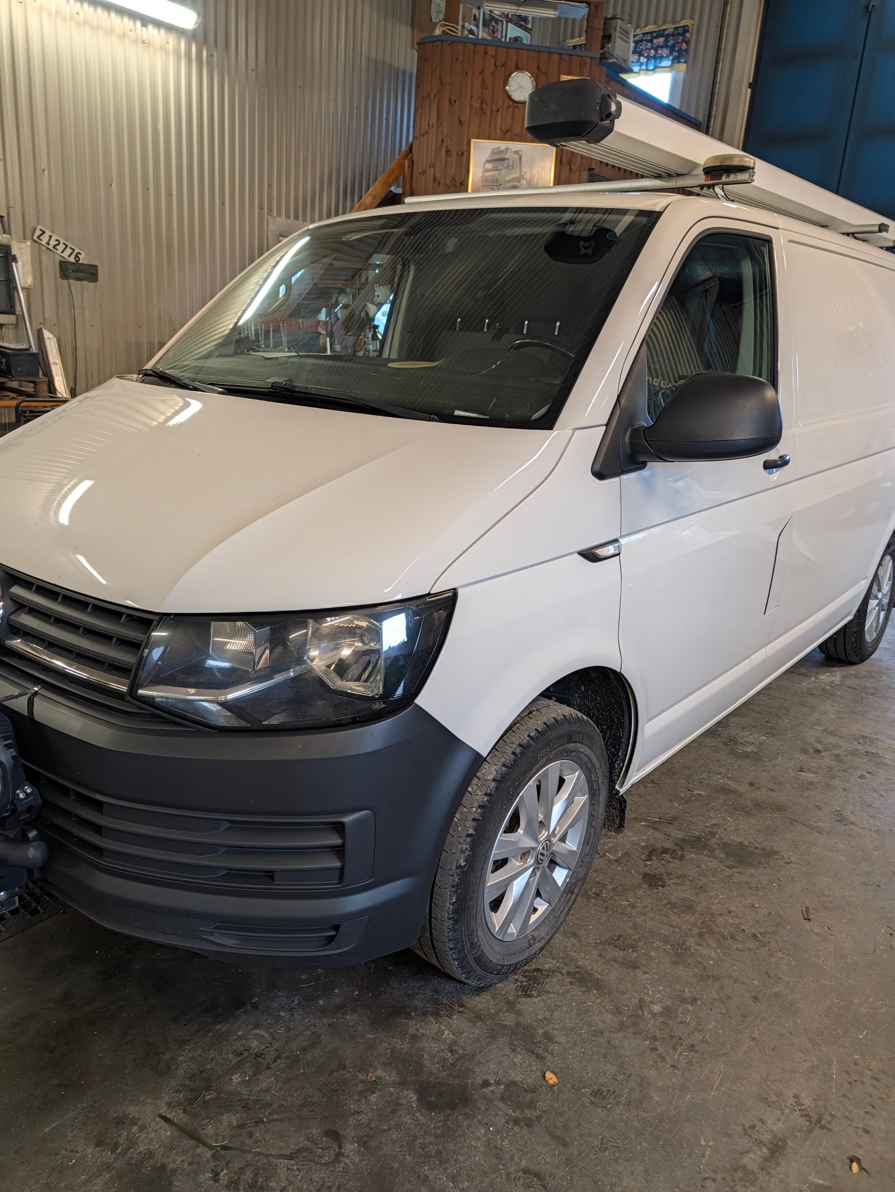 Volkswagen Transporter 2.0 TDI SCR 2018, photo 2/6