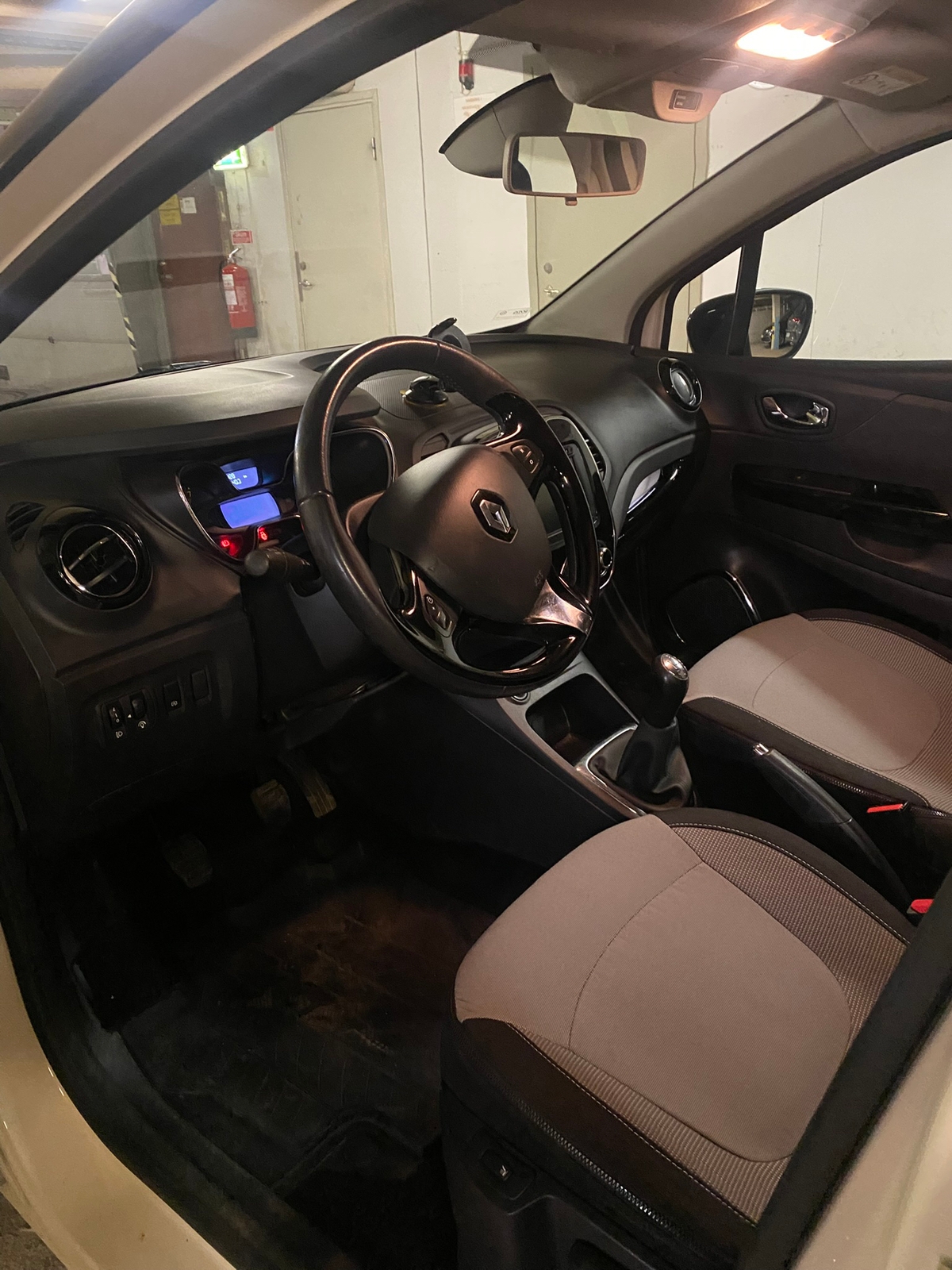 Renault Captur 0.9 TCe Manuell 2014, bild 5/8