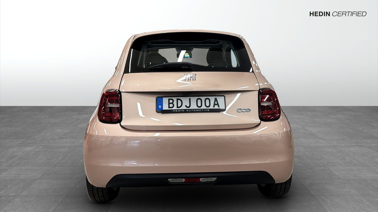 Fiat 500e 42 kWh 118hp 2022, bild 6/10