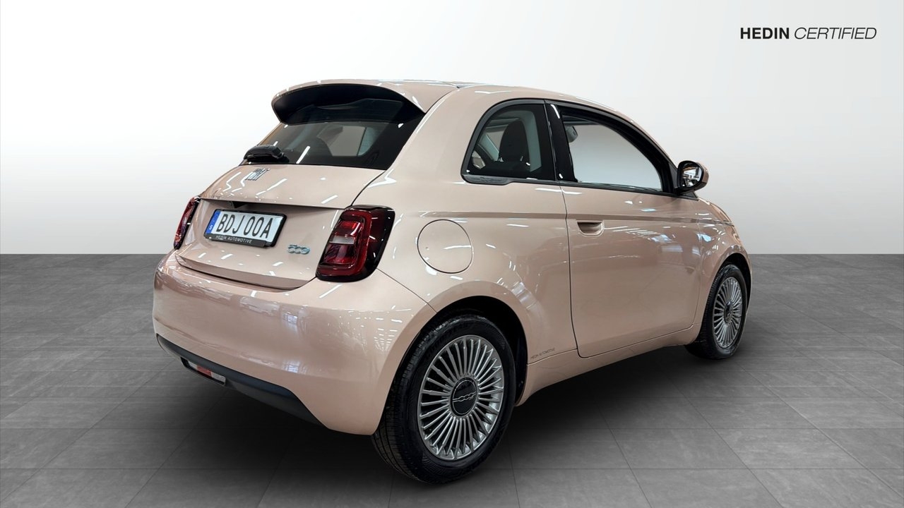 Fiat 500e 42 kWh 118hp 2022, bild 5/10