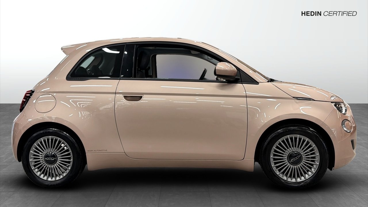 Fiat 500e 42 kWh 118hp 2022, bild 4/10