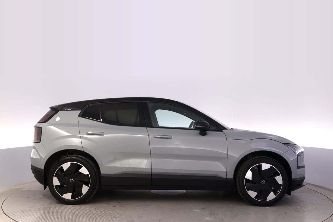 Volvo EX30 Extended Range Plus 2025, bild 5/10