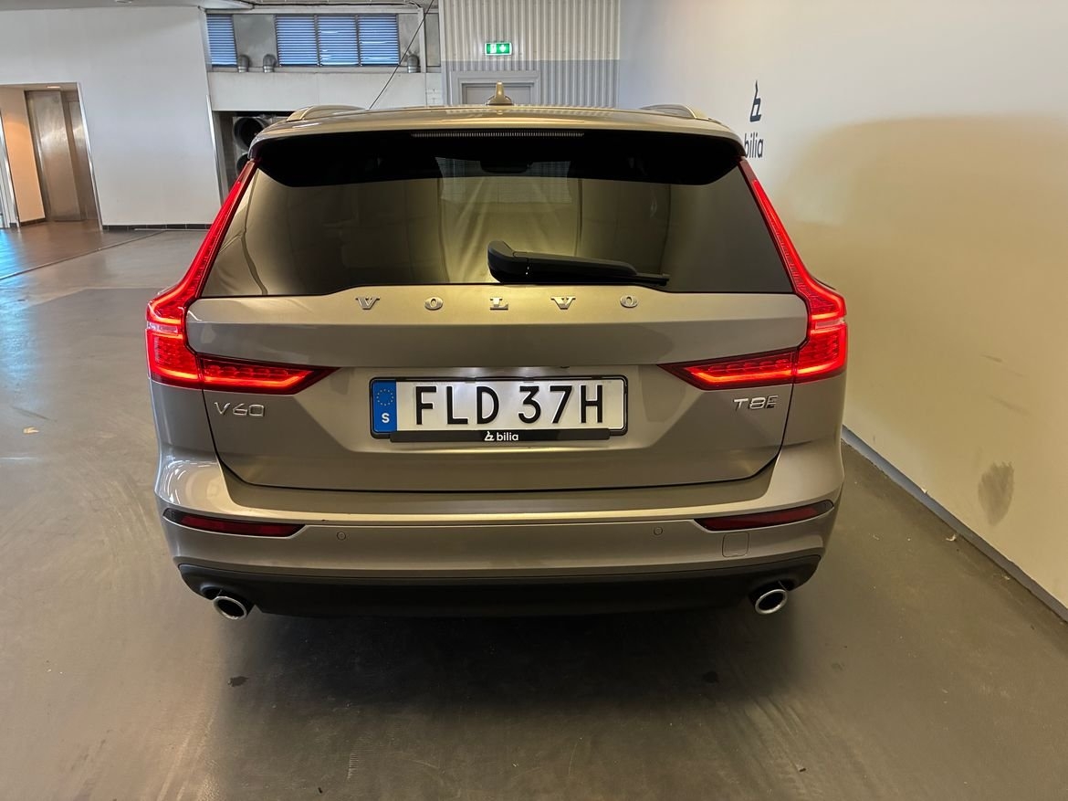 Volvo V60 T8 Momentum Advanced 2020, bild 7/10