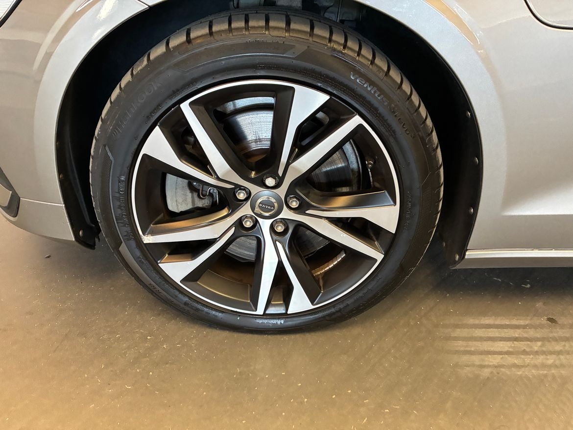 Volvo V60 T8 Momentum Advanced 2020, bild 5/10