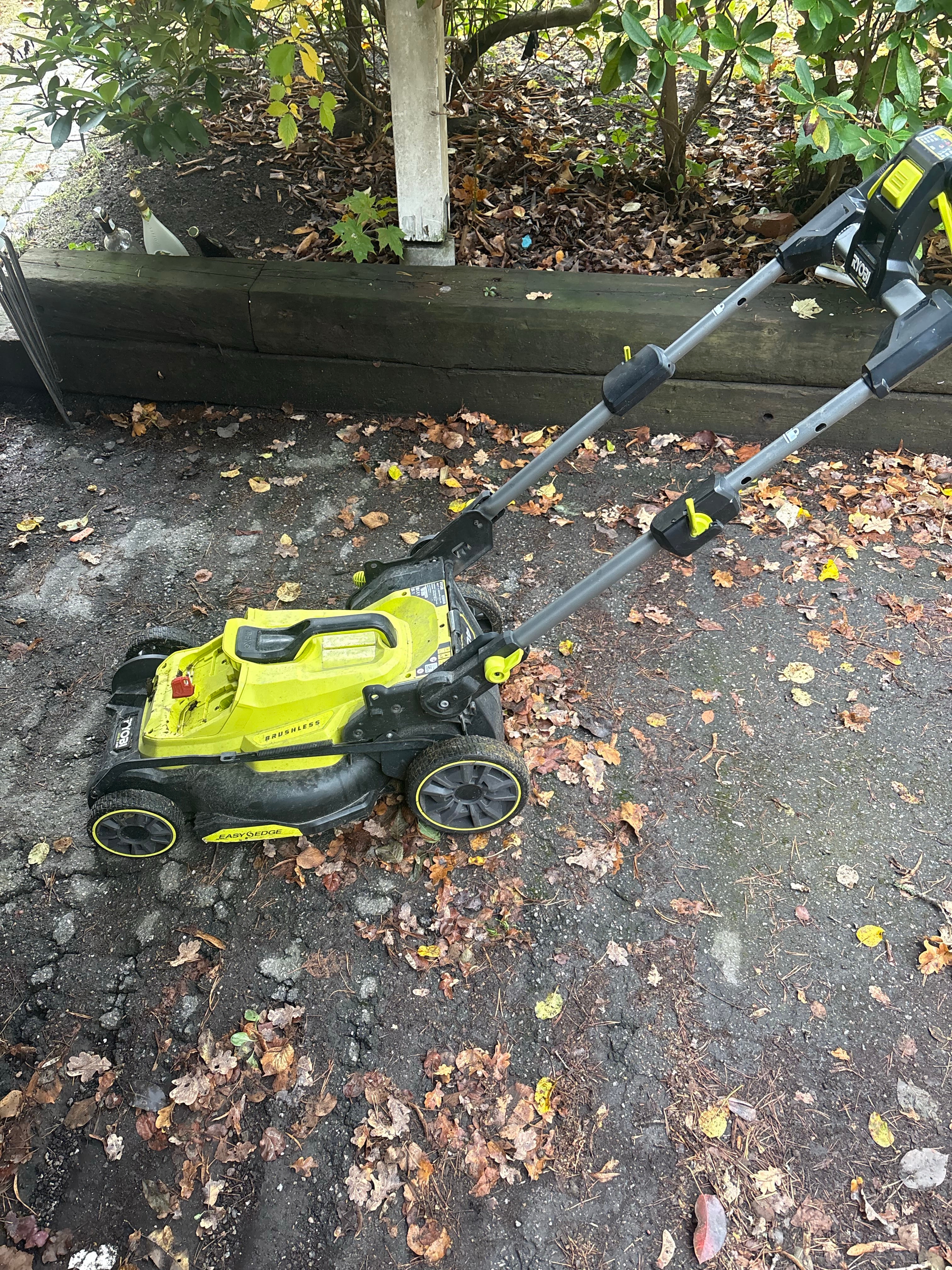 Ryobi gräsklippare gul/svart