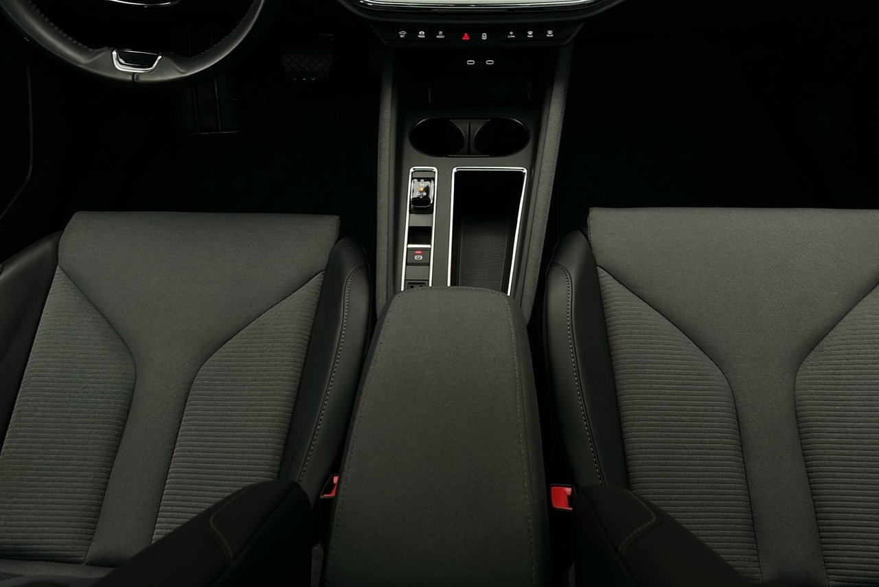 Skoda Enyaq 80x 2023, kuva 9/10