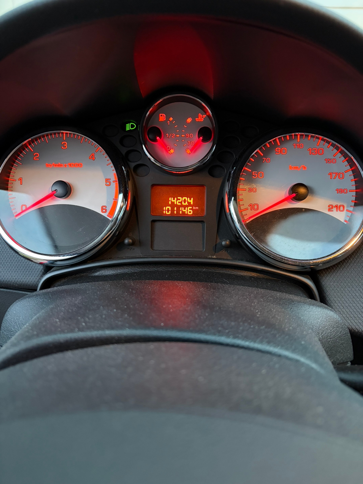 Peugeot 207 HDi FAP 110 2010, photo 6/6