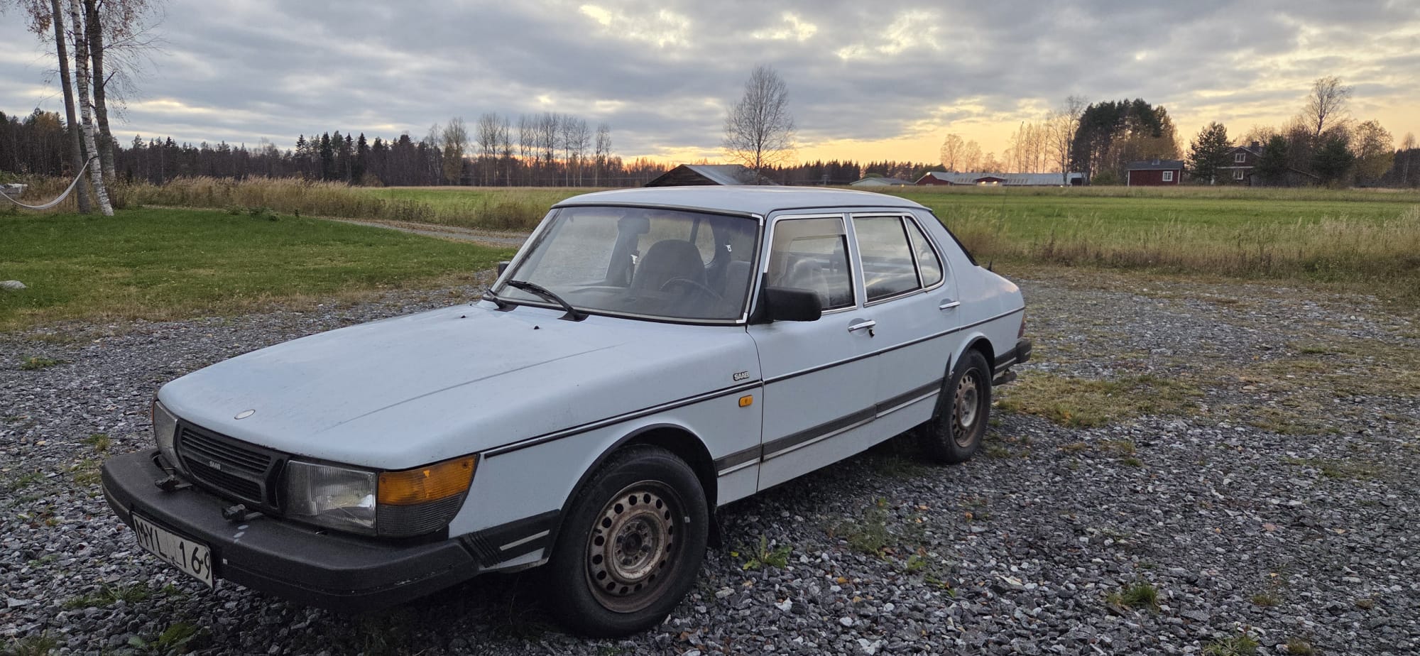 Saab 900