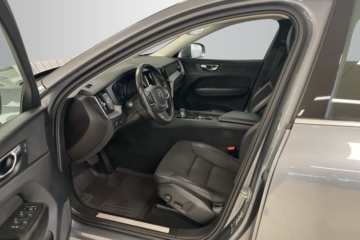 Volvo XC60 B4 Diesel Momentum Advanced 2020, photo 10/10