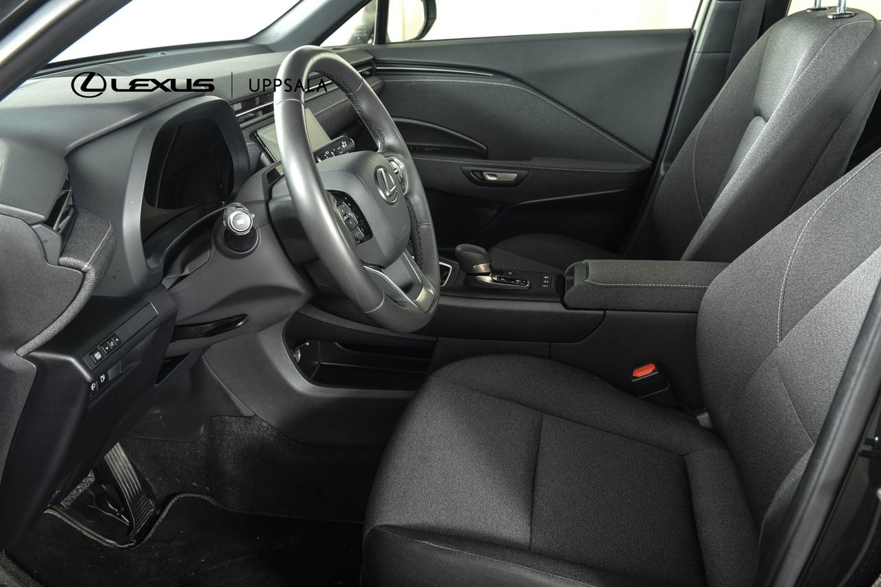 Lexus LBX 2025, bild 6/10