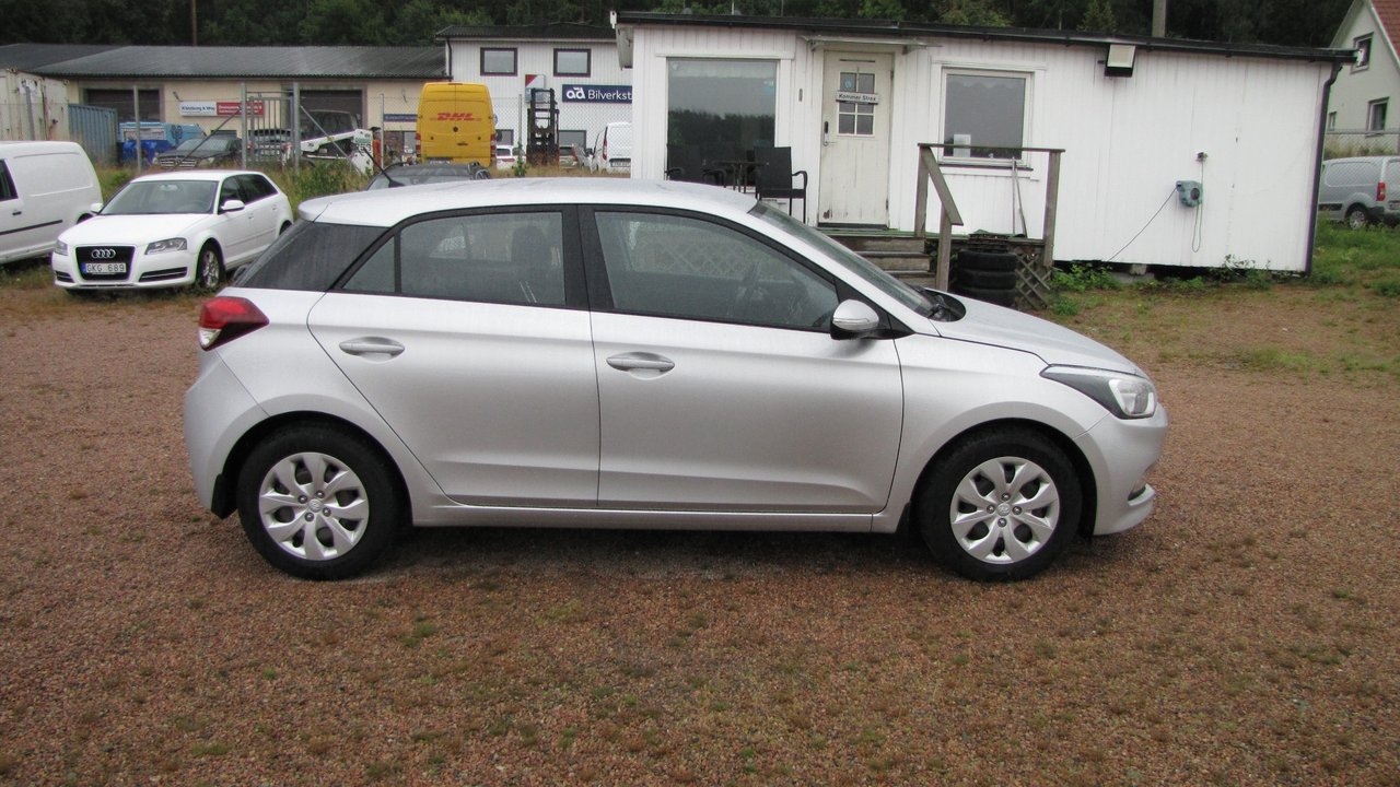Hyundai i20 1.2 Comfort 2017, bild 2/8