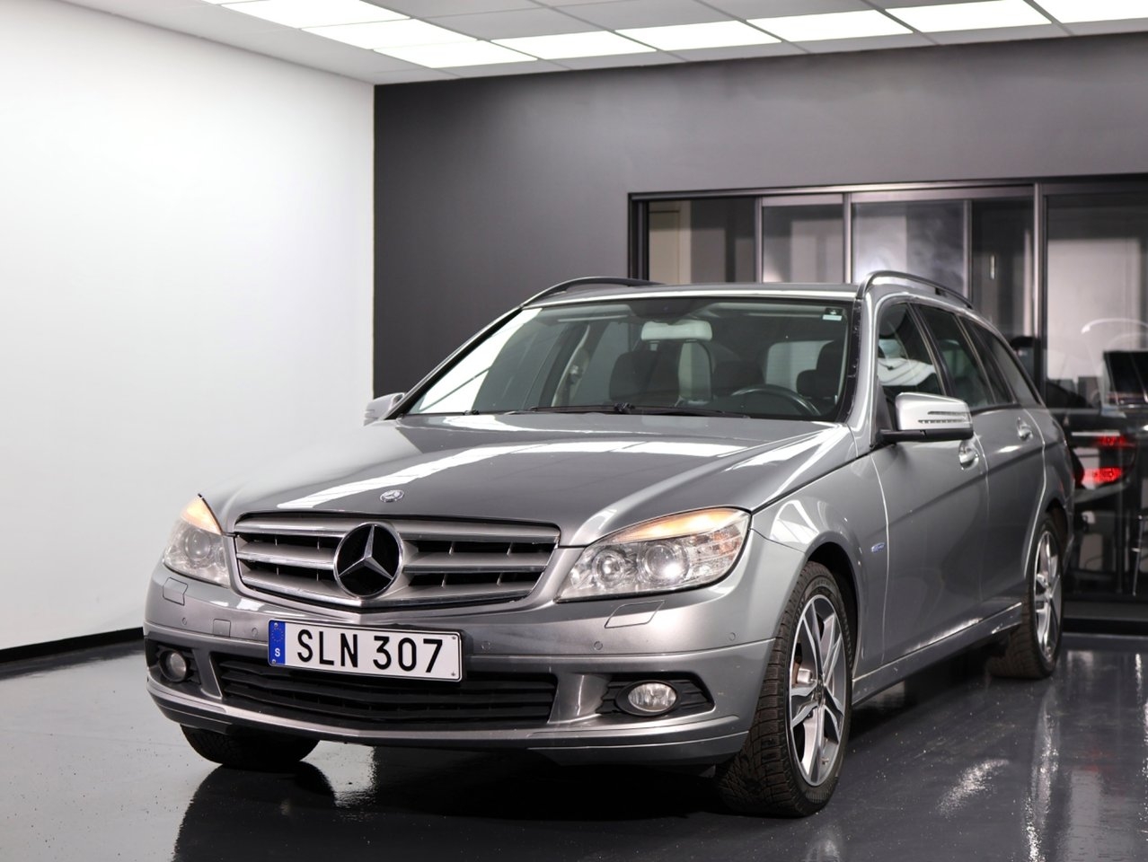 Mercedes-Benz C 2010, bild 2/10