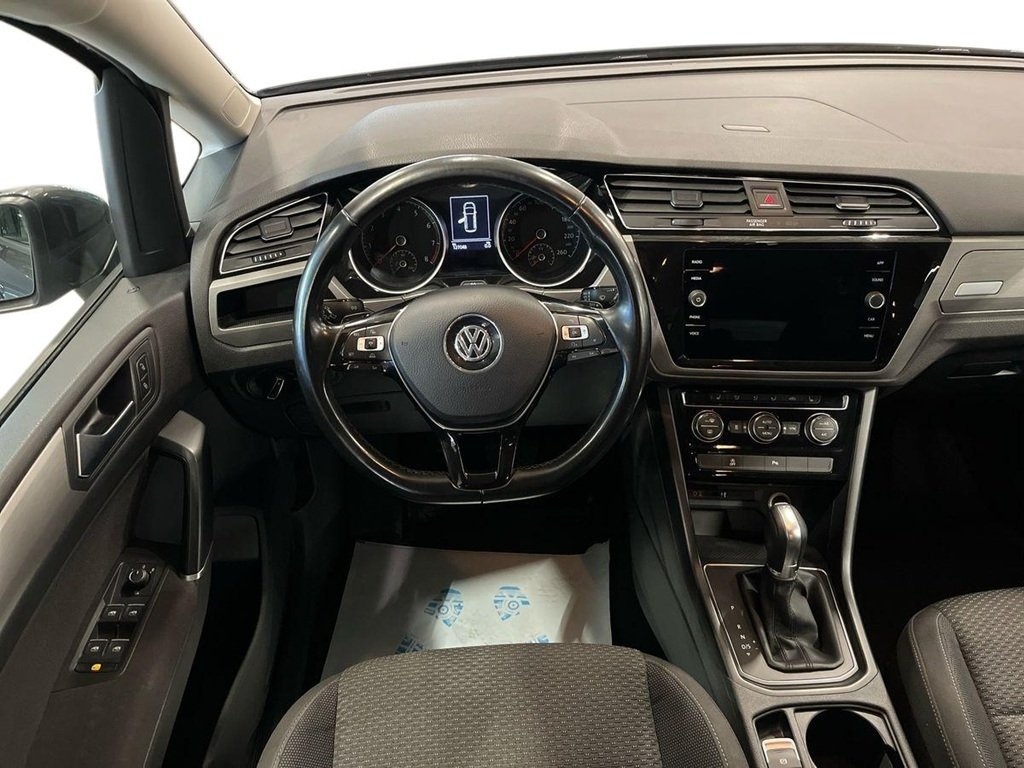 Volkswagen Touran 1.4 TSI R-Line 2018, photo 5/10