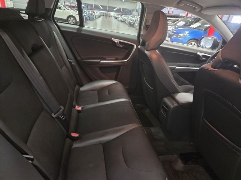 Volvo V60 D3 Momentum 2014, bild 5/10