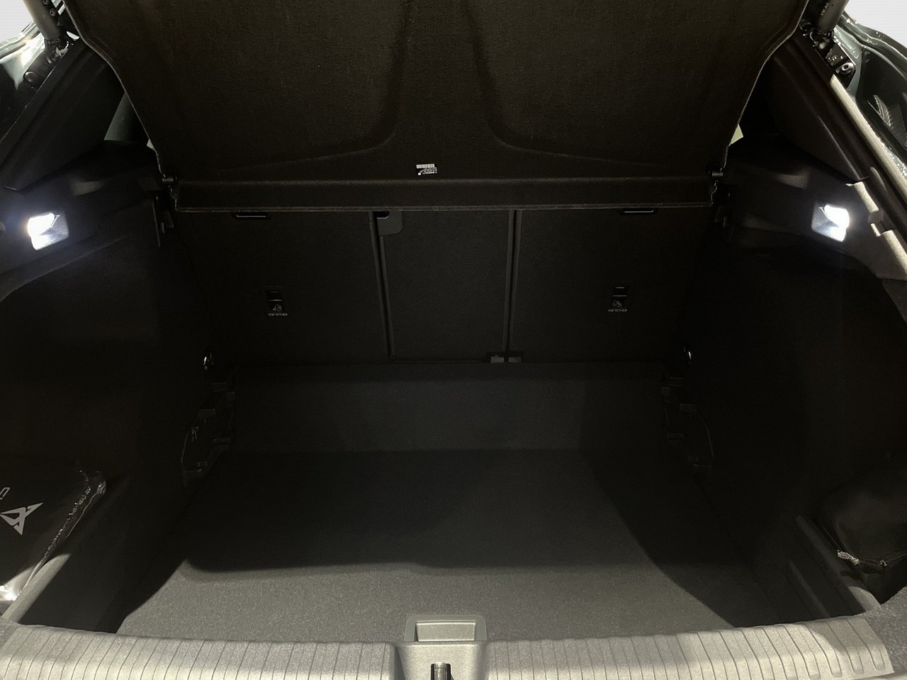 Cupra Terramar 1.5 eTSI 2026, bild 8/8