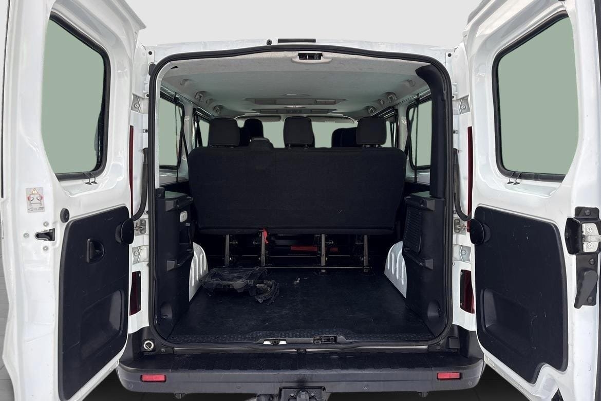 Renault Trafic dCi 125 2017, kuva 6/10