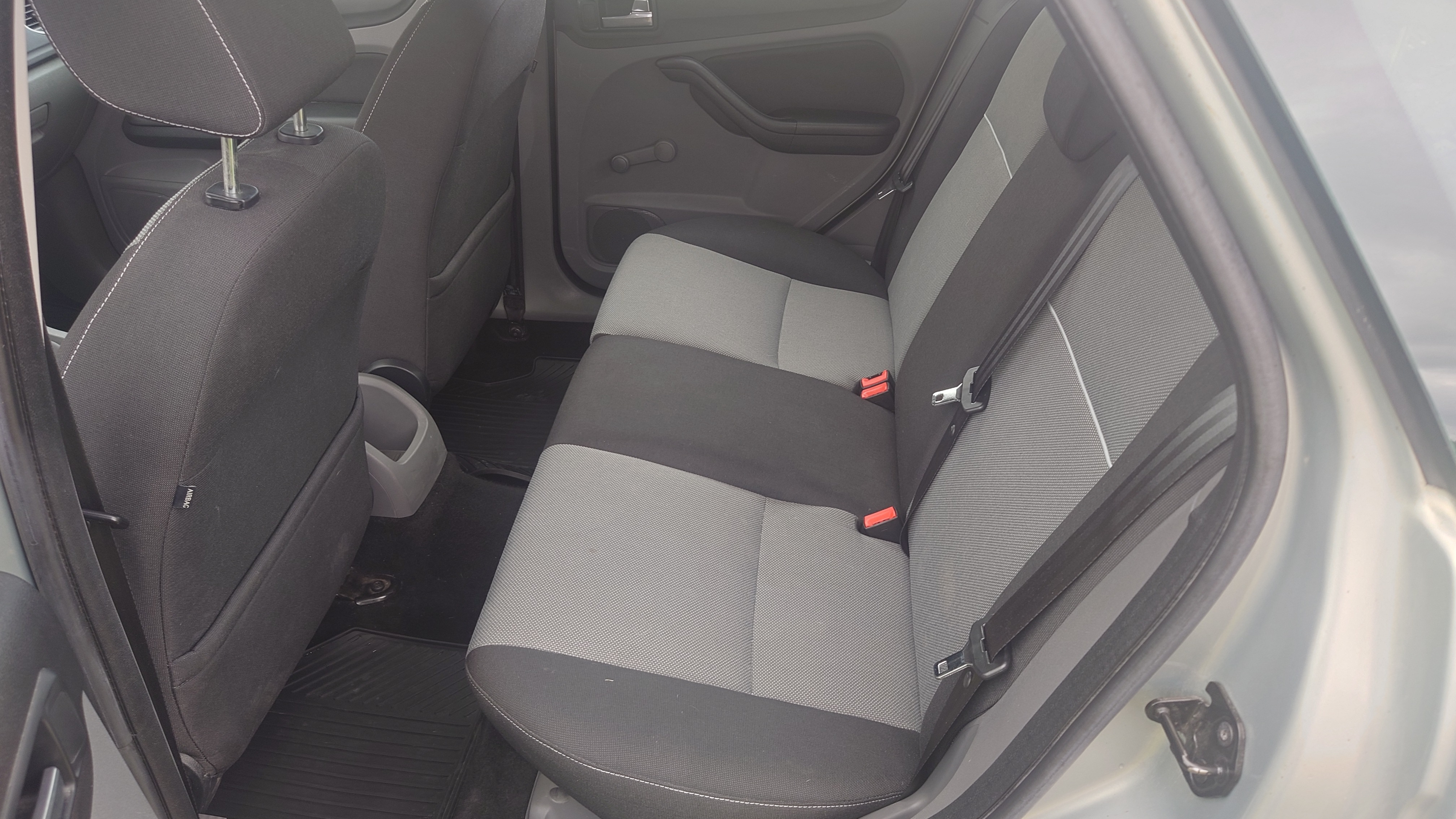 Ford Focus 2011, bild 6/10