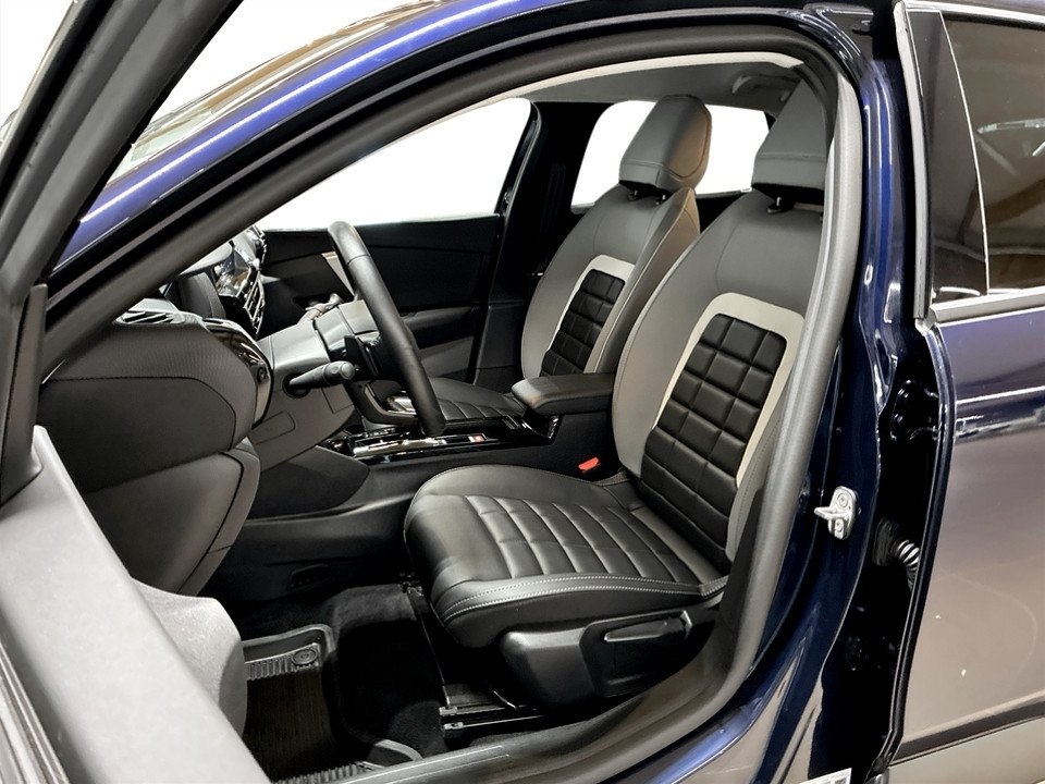 Citroen C4 Max 2025, photo 5/10