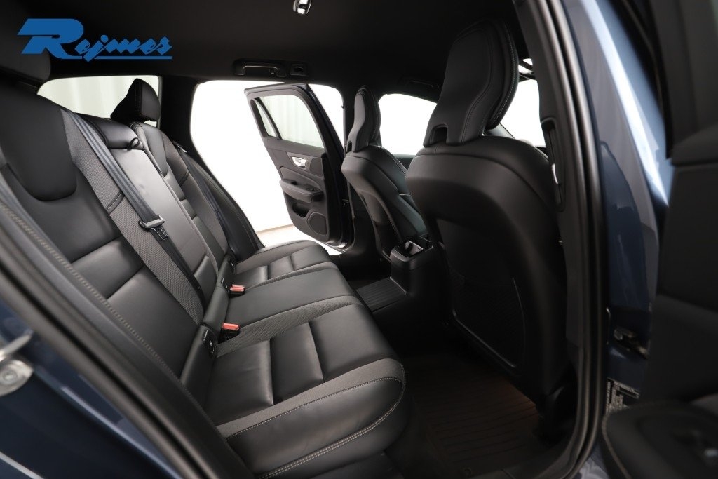 Volvo V60 Plus Dark Edition 2025, kuva 7/10
