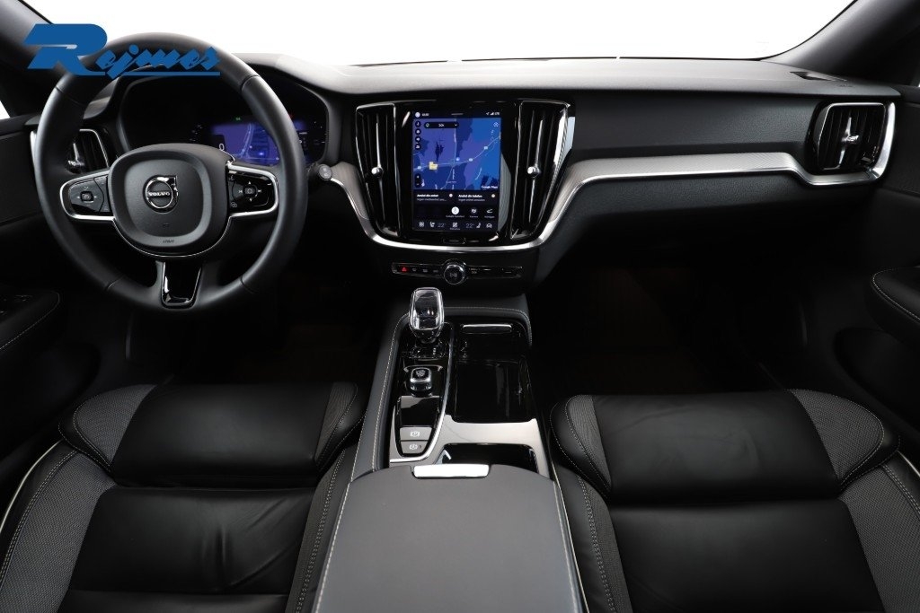 Volvo V60 Plus Dark Edition 2025, kuva 2/10