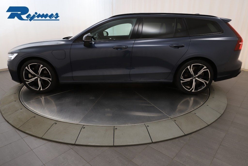 Volvo V60 Plus Dark Edition 2025, kuva 3/10