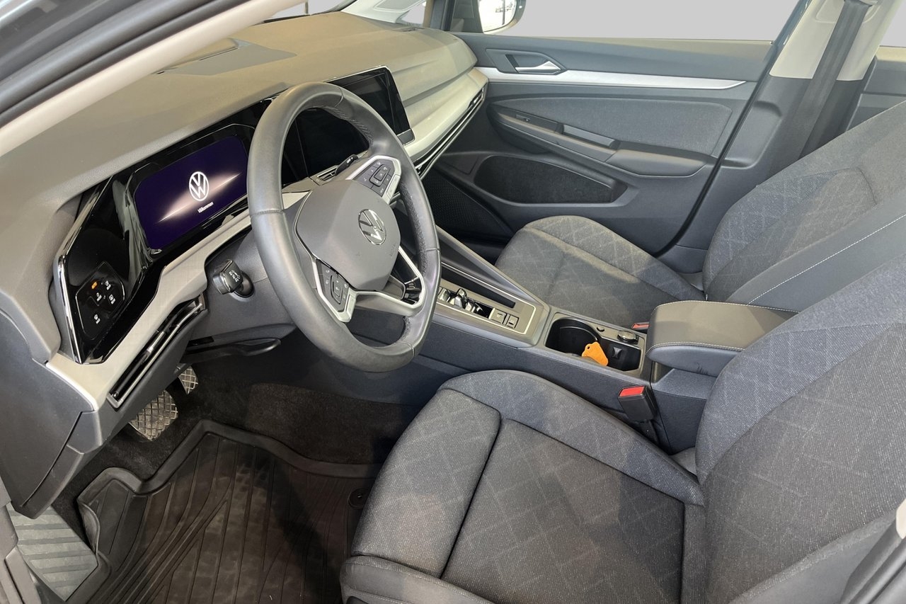 Volkswagen Golf 1.5 eTSI 2023, bild 6/10