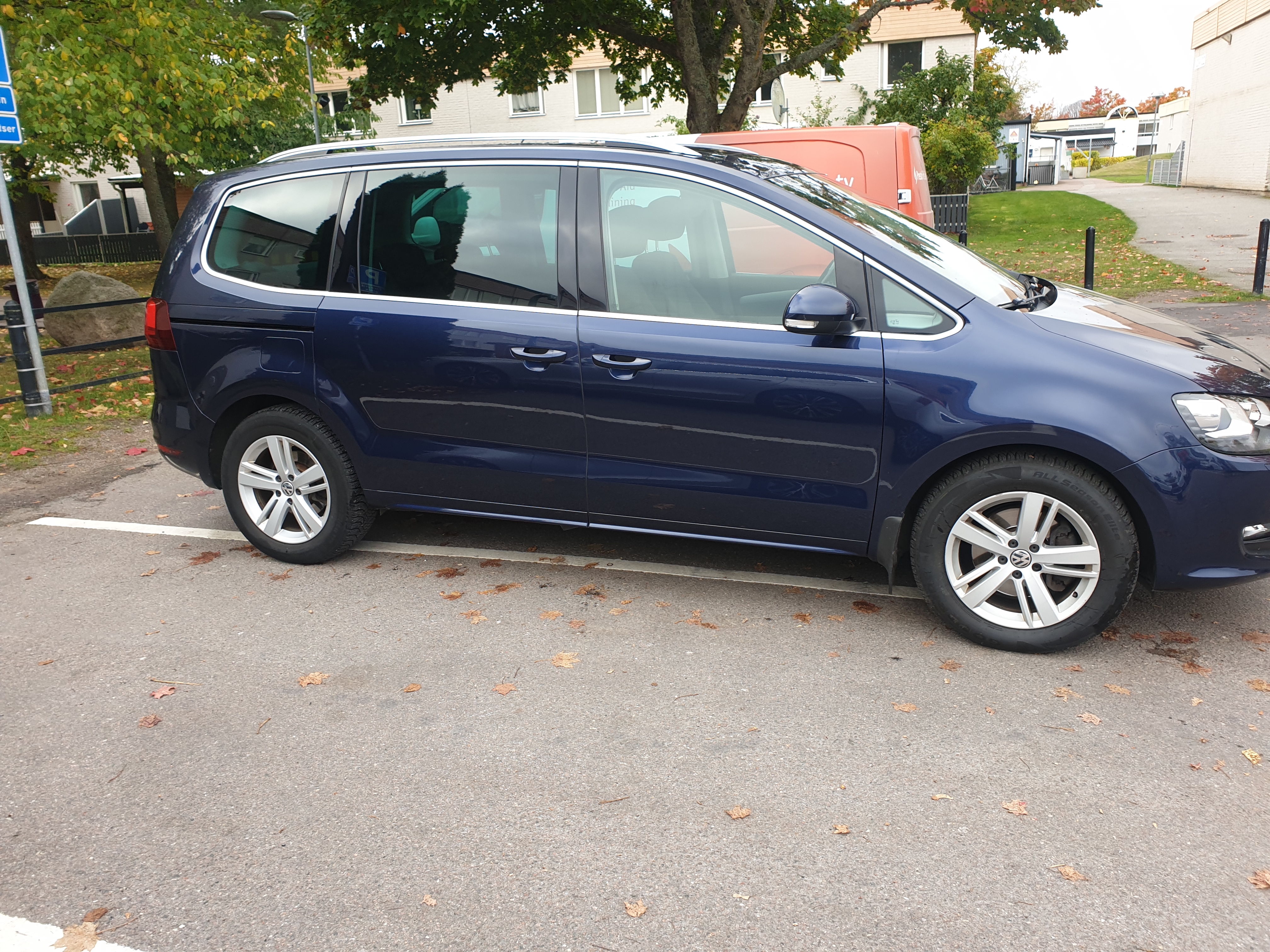 Volkswagen Sharan 2017, bild 2/9