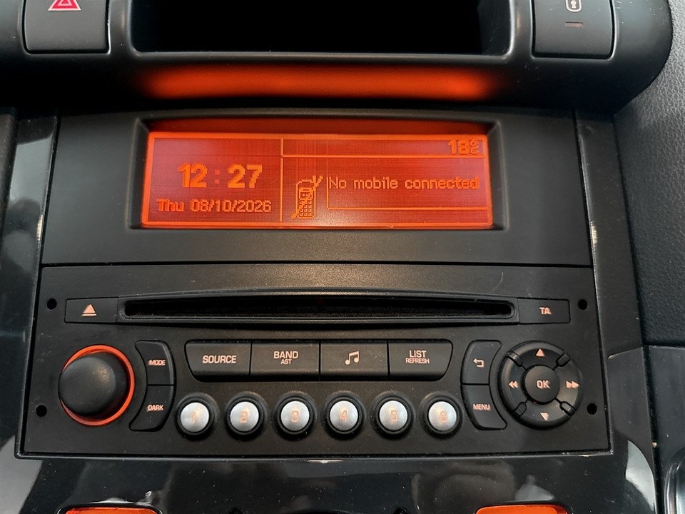 Peugeot 3008 e-HDi 115 Active 2014, kuva 10/10
