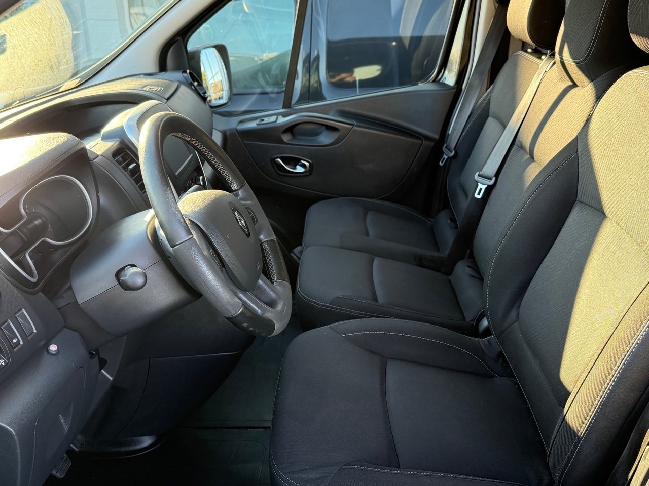 Renault Trafic dCi 120 2021, photo 5/10