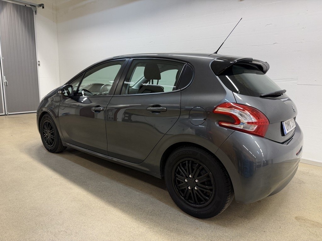 Peugeot 208 1.4 e-HDi 68 2014, kuva 3/10
