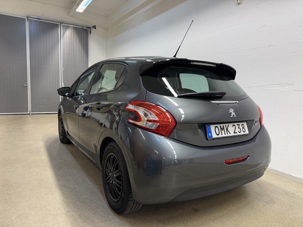 Peugeot 208 1.4 e-HDi 68 2014, kuva 4/10