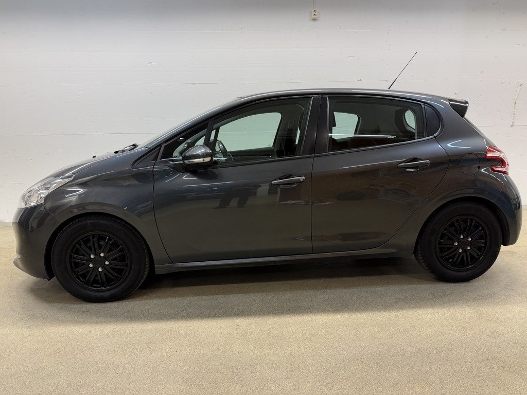 Peugeot 208 1.4 e-HDi 68 2014, kuva 2/10
