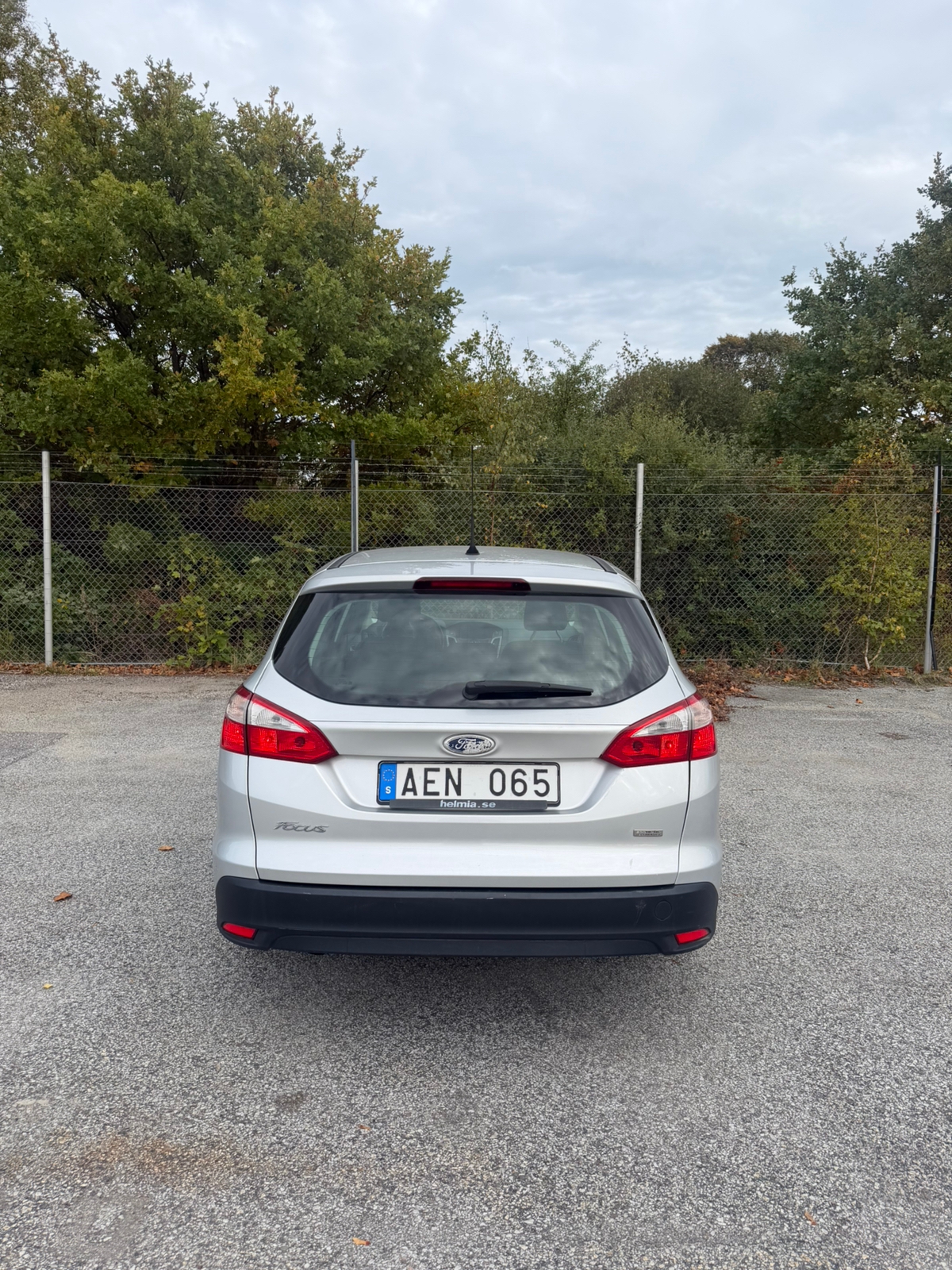 Ford Focus Kombi 1.6 TDCi Manuell 2012, bild 4/10