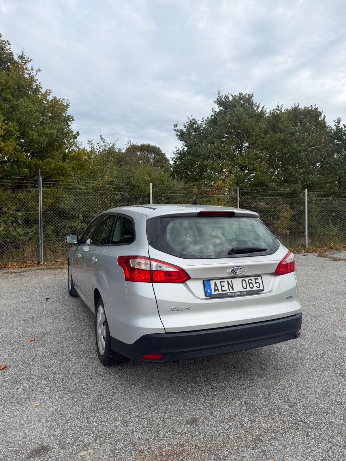 Ford Focus Kombi 1.6 TDCi Manuell 2012, bild 3/10