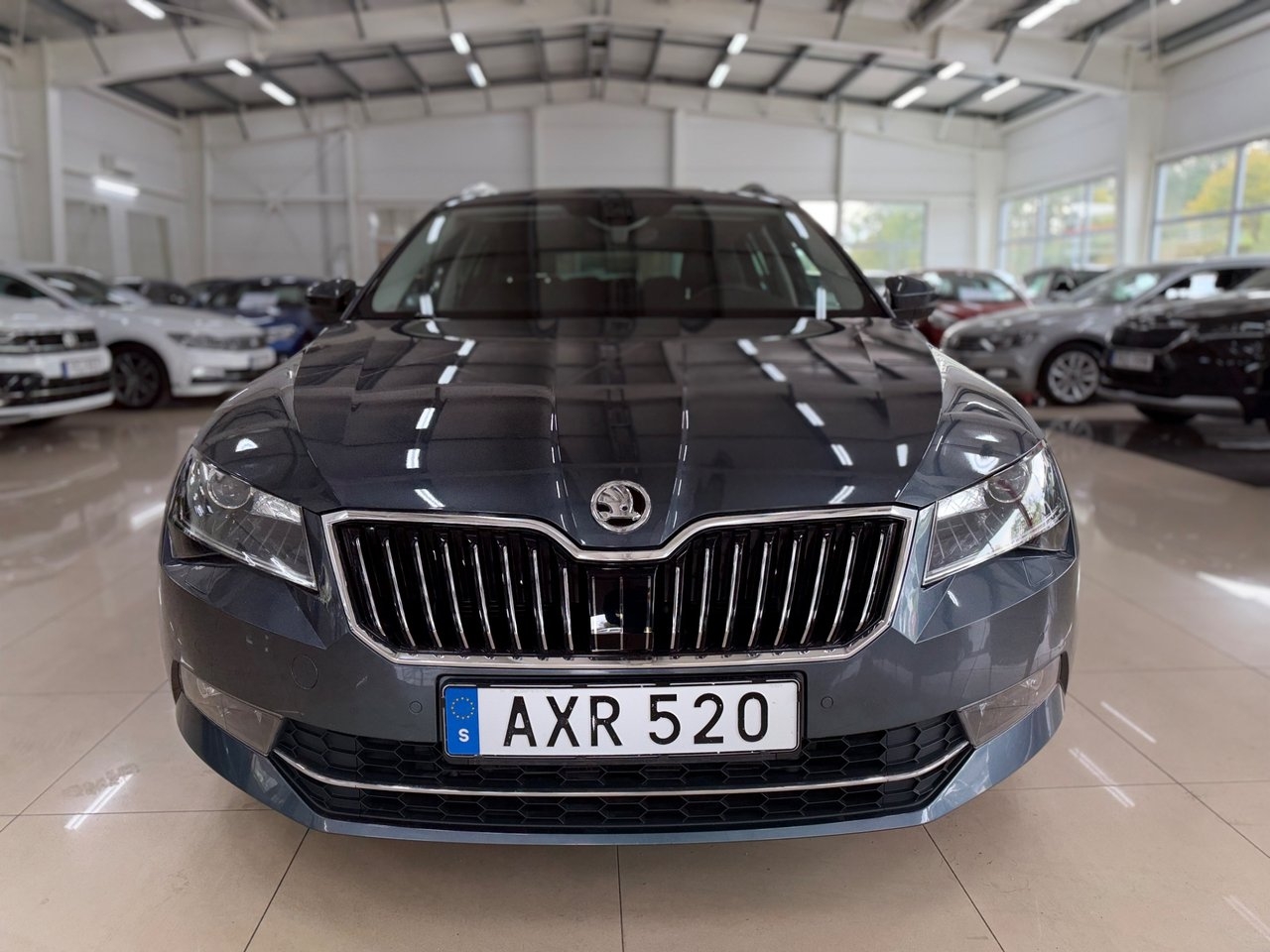 Skoda Superb 2.0 TDI SCR 2019, bild 2/10