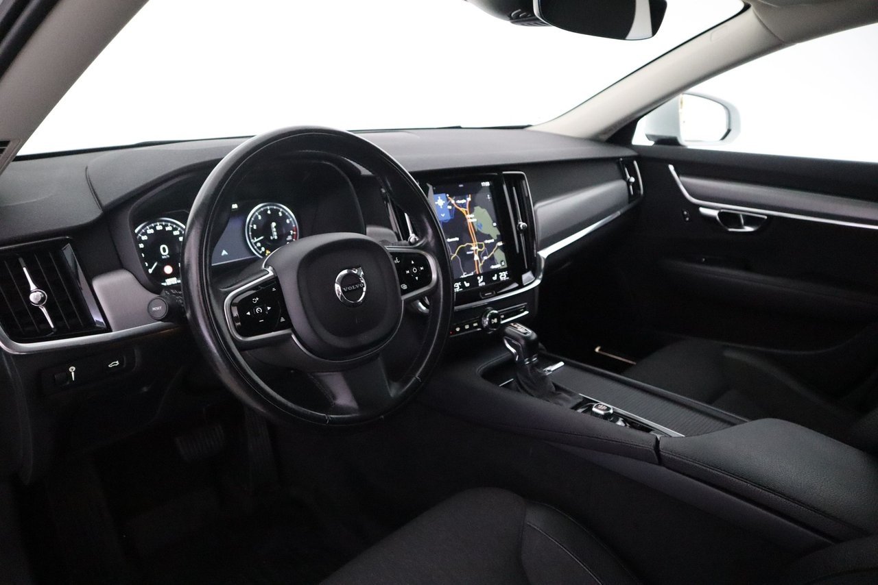 Volvo V90 T4 Momentum 2019, kuva 10/10