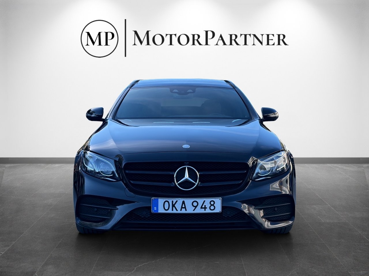 Mercedes-Benz E 220 d AMG 2017, bild 2/10