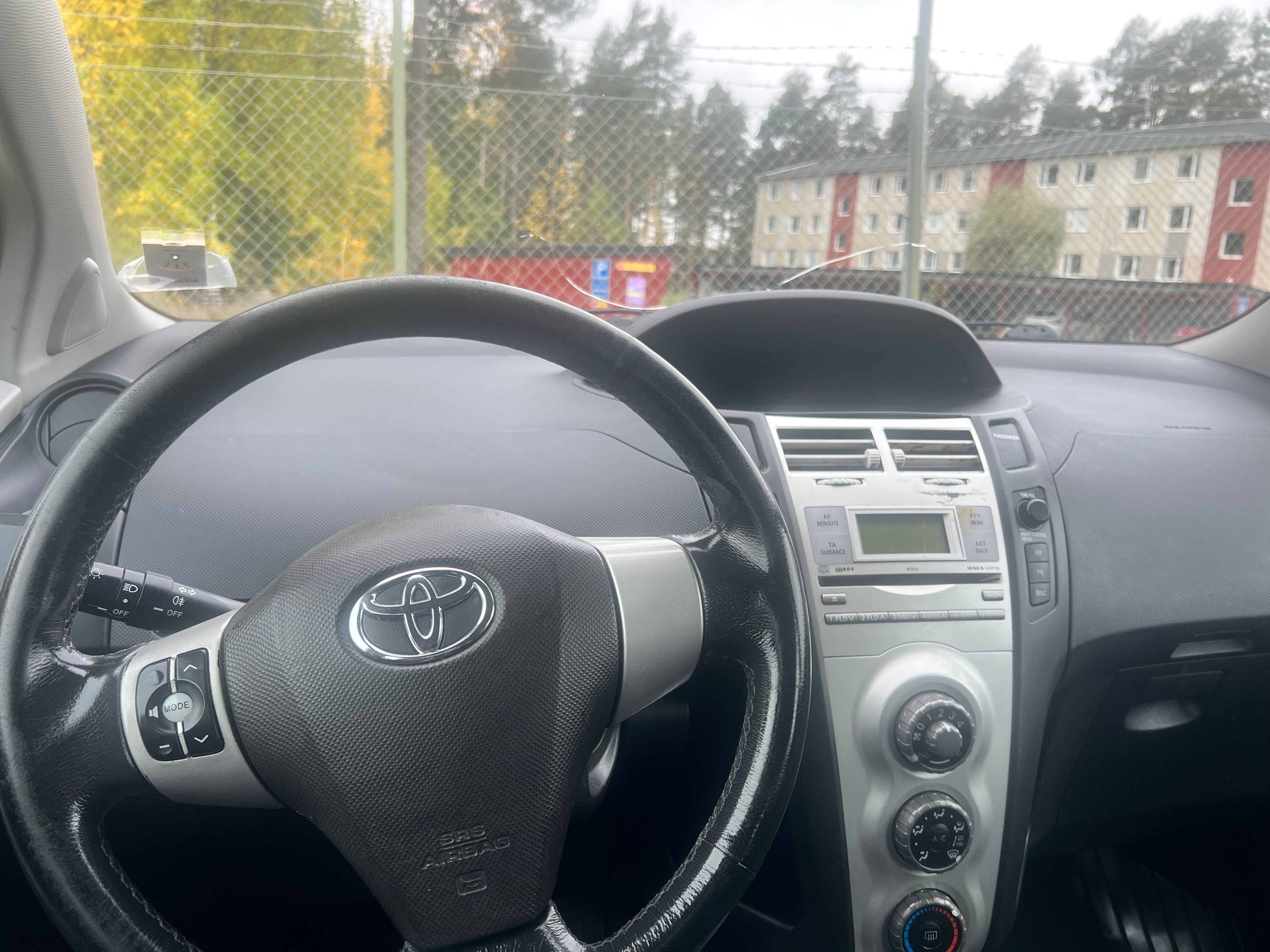 Toyota Yaris 1.3 2006, bild 6/8