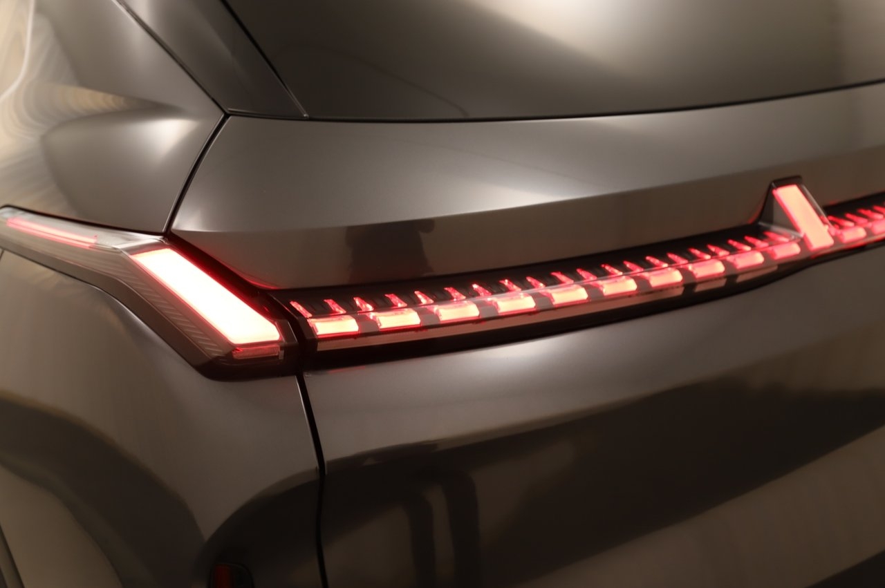 Lynk & Co 08 1.5TD PHEV More 2025, bild 5/10